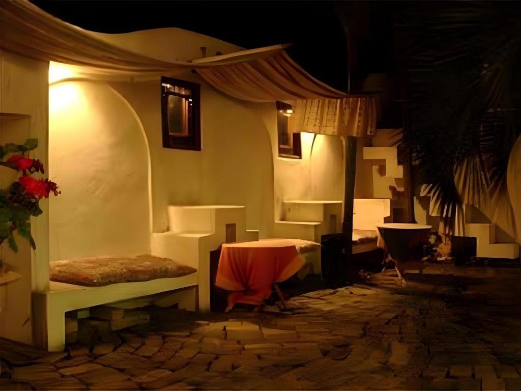 Arabian Art Hotel & Gallery Onjuku Εξωτερικό φωτογραφία
