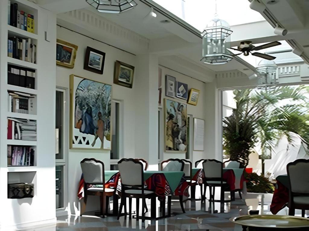 Arabian Art Hotel & Gallery Onjuku Εξωτερικό φωτογραφία